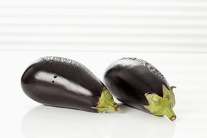 Frische Aubergine, Nahaufnahme - CSF016841