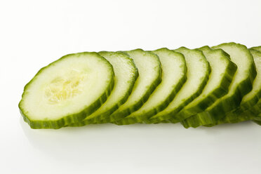 Sliced cucumber, close up - CSF016863