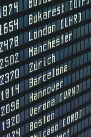 Deutschland, Ankunft Abflugtafel am Flughafen, lizenzfreies Stockfoto
