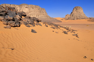 Algerien, Felsen- und Dünenlandschaft in Moul Naga im Tassili n Ajjer National Park - ESF000271