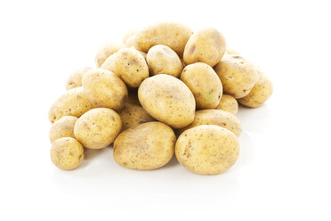Potatoes on white background, close up - MAEF005865