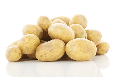 Potatoes on white background, close up - MAEF005866