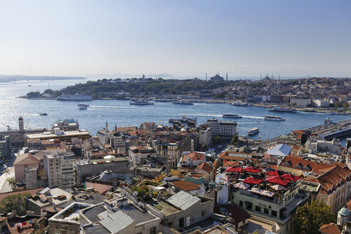 Türkei, Istanbul, Blick vom Galata-Turm auf das Goldene Horn - SIEF003404