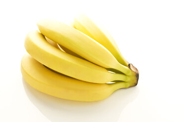 Bananas on white background, close up - MAEF005962