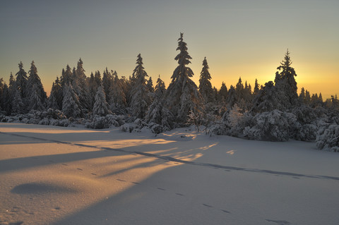 Deutschland, Blick auf den Schwarzwald bei Sonnenaufgang, lizenzfreies Stockfoto