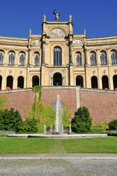 Europa, Deutschland, Bayern, München, Blick auf das Bayerische Landtagsgebäude am Maximilianeum - ES000307