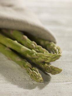 Green asparagus, close up - CH000016