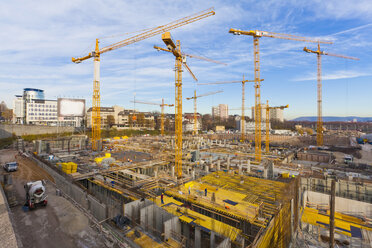 Deutschland, Baden Württemberg, Stuttgart, Gebäude im Bau - WDF001595