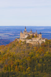 Deutschland, Baden Württemberg, Ansicht der Burg Hohenzollern bei Hechingen - WD001621