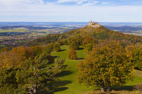 Deutschland, Baden Württemberg, Ansicht der Burg Hohenzollern bei Hechingen - WDF001622
