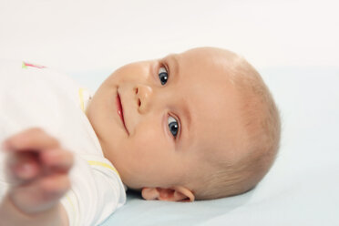 Germany, Bavaria, Portrait of baby boy, smiling - RDF001067