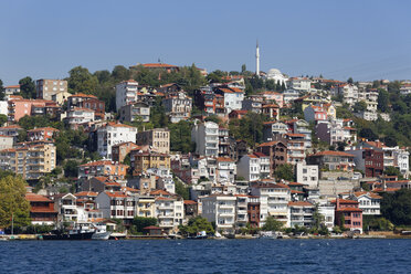 Türkei, Istanbul, Blick auf das Stadtbild von Sariyer - SIEF003453