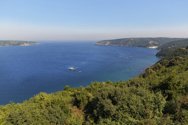 Türkei, Istanbul, Bosporus-Mündung und Schwarzes Meer von der Burg Yoros in Anadolu Kavagi - SIEF003454