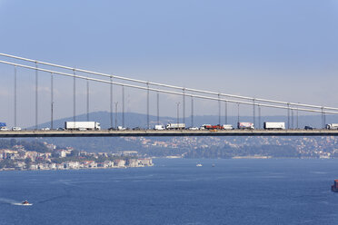 Türkei, Istanbul, Blick auf die Fatih-Sultan-Mehmet-Brücke - SIEF003469