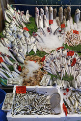 Türkei, Istanbul, Fische auf dem Markt in Kadiköy - SIE003482