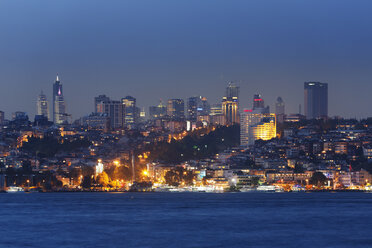 Türkei, Istanbul, Blick auf Hochhäuser - SIEF003498