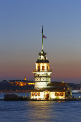 Türkei, Istanbul, Blick auf den Jungfernturm und den Topkapi-Palast im Hintergrund - SIE003500