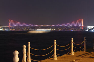 Türkei, Istanbul, Blick auf die Bosporus-Brücke - SIE003502