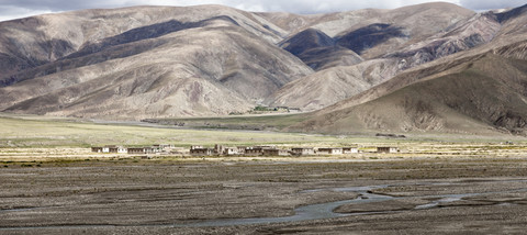 Tibet, Tibetische Hochebene, Siedlung im Herbst, lizenzfreies Stockfoto