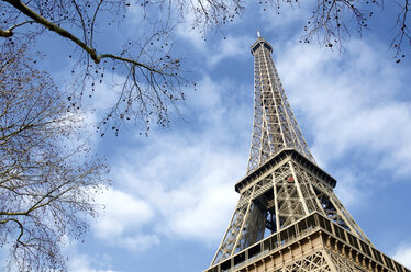 Frankreich, Paris, Blick auf den Eiffelturm - ONF000034