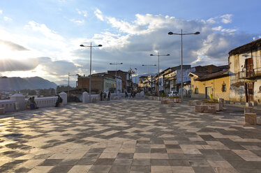 Ecuador, Cuenca, Blick auf den Platz - ON000079
