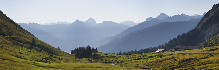 Österreich, Vorarlberg, Blick auf den Berg Kanisfluh im Bregenzer Wald - SIEF003565