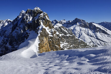 Deutschland, Bayern, Blick auf das Karwendelgebirge - ESF000330