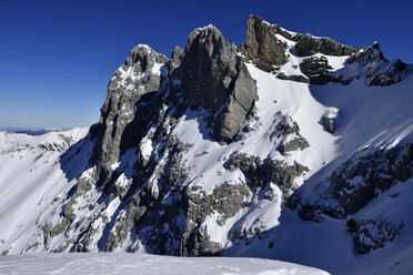 Deutschland, Bayern, Blick auf die Westliche Karwendelspitze und das Karwendelgebirge - ESF000333