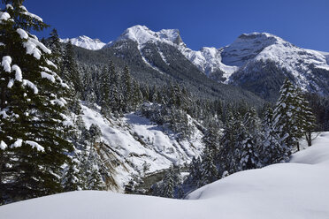 Österreich, Tirol, Blick auf das Karwendelgebirge am Sonnjochkamm - ESF000352