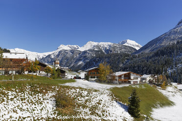 Austria, Vorarlberg, View of Lechtal Alps, Rufikopf and Rufispitze mountain - SIE003597