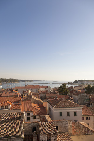 Kroatien, Blick vom Turm der Euphrasius-Basilika auf die Altstadt von Porec, lizenzfreies Stockfoto