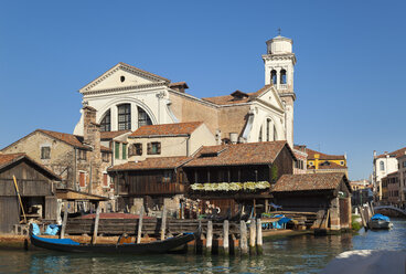 Italien, Venedig, Traditionelle Gondel in San Trovaso - HSIF000206