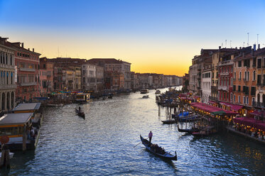 Italy, Venice, Gondolas on Canal Grande near Rialto bridge - HSI000251