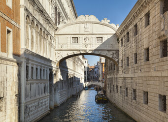 Italien, Venedig, Blick auf die Seufzerbrücke - HSIF000228