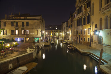 Italien, Venedig, Blick auf den Kanal am Campo dei Tolentini in Dorsoduro - HSI000281