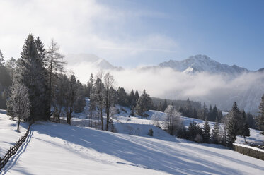 Österreich, Blick auf die Tannheimer Alpen - UMF000602