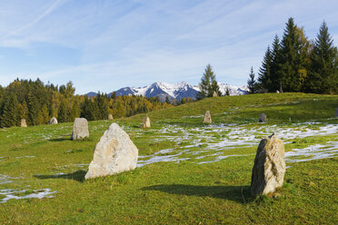 Österreich, Vorarlberg, Blick auf den neolithischen Steinkreis im Brandnertal - SIE003613