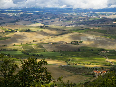 Italien, Blick auf die Toskana von Montalcino aus, lizenzfreies Stockfoto