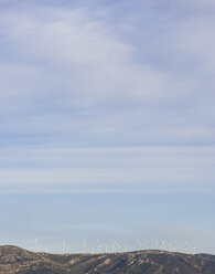 Spanien, Blick auf eine Windmühle - WWF002868