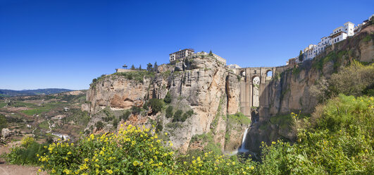 Spanien, Ronda, Blick auf die Brücke Puente Nuevo in Ronda - WWF002822