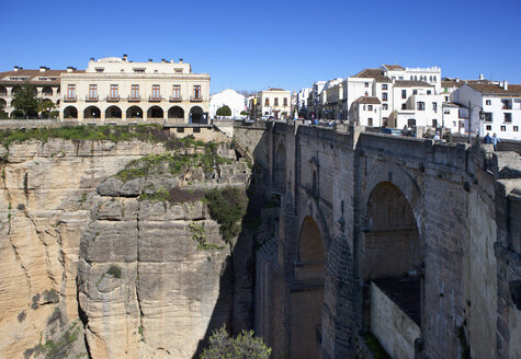 Spanien, Ronda, Blick auf die Brücke Puente Nuevo in der Provinz Malaga - WW002819