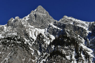 Österreich, Tirol, Karwendelgebirge, im Schnee - ESF000363