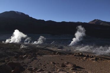 Chile, Blick auf das Geysirfeld von Tatio - RM000505