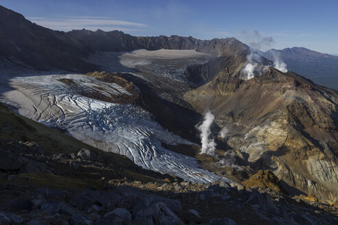 Russia, View of eruption at Mutnovsky volcano - RM000510