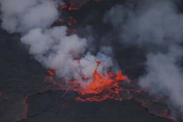 Afrika, Kongo, Blick auf den Lavaausbruch am Berg Nyiragongo - RM000547