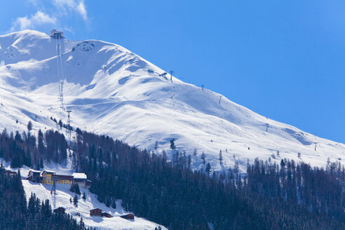 Schweiz, Blick auf das Jakobshorn mit Schnee bedeckt - WDF001720