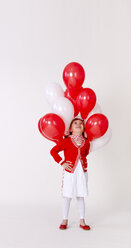 Girl with bunch of balloons, smiling - KFF000019