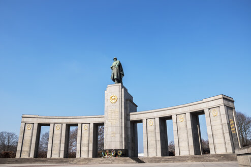 Deutschland, Berlin, Ansicht des russischen Ehrenmals - FBF000035