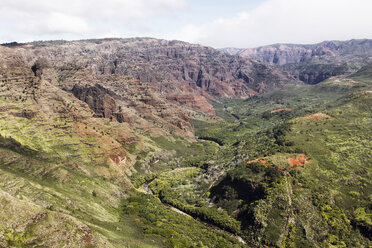 USA, Hawaii, View of canyon at Kauai - SKF001249