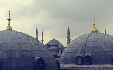 Turkey, Istanbul, View of Blue mosque - LH000089